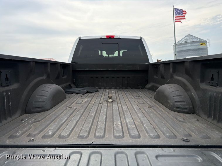 image for item DT3006 2019 Ford F350 Super Duty Crew Cab pickup truck