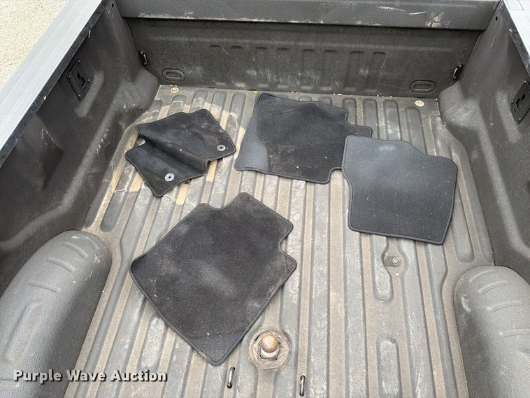 image for item DT3006 2019 Ford F350 Super Duty Crew Cab pickup truck
