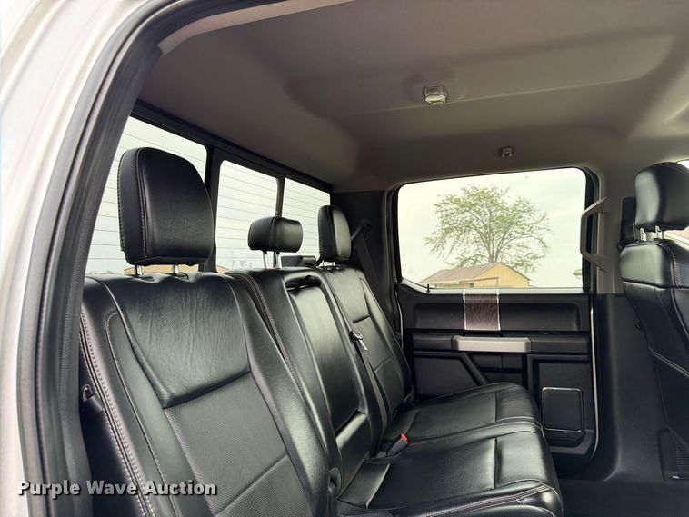 image for item DT3006 2019 Ford F350 Super Duty Crew Cab pickup truck