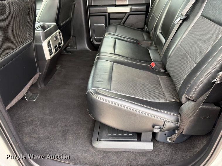 image for item DT3006 2019 Ford F350 Super Duty Crew Cab pickup truck
