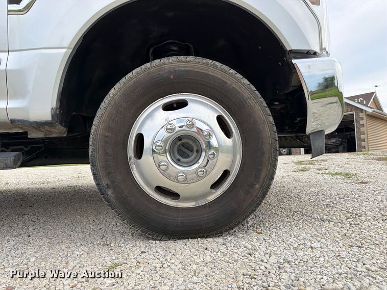 image for item DT3006 2019 Ford F350 Super Duty Crew Cab pickup truck