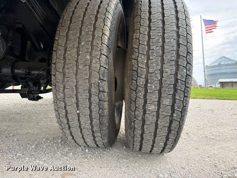 image for item DT3006 2019 Ford F350 Super Duty Crew Cab pickup truck