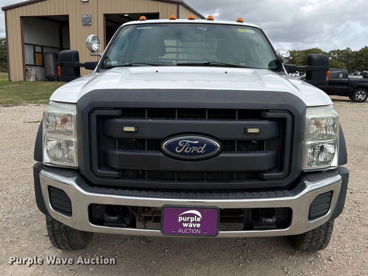 image for item DU3138 2016 Ford F550 Super Duty flatbed truck