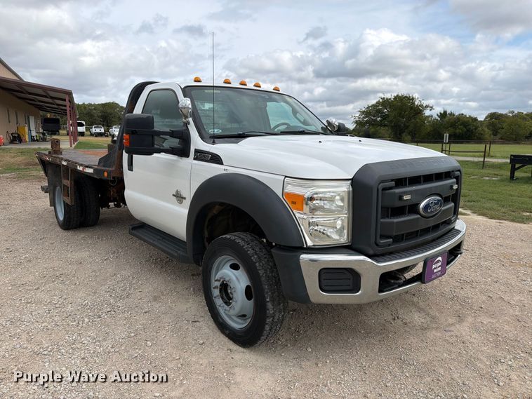 image for item DU3138 2016 Ford F550 Super Duty flatbed truck