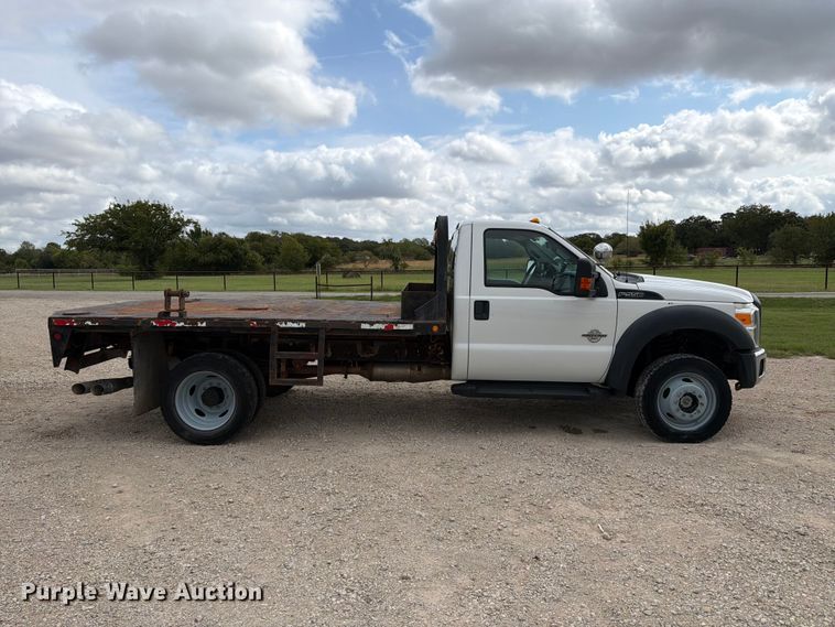 image for item DU3138 2016 Ford F550 Super Duty flatbed truck