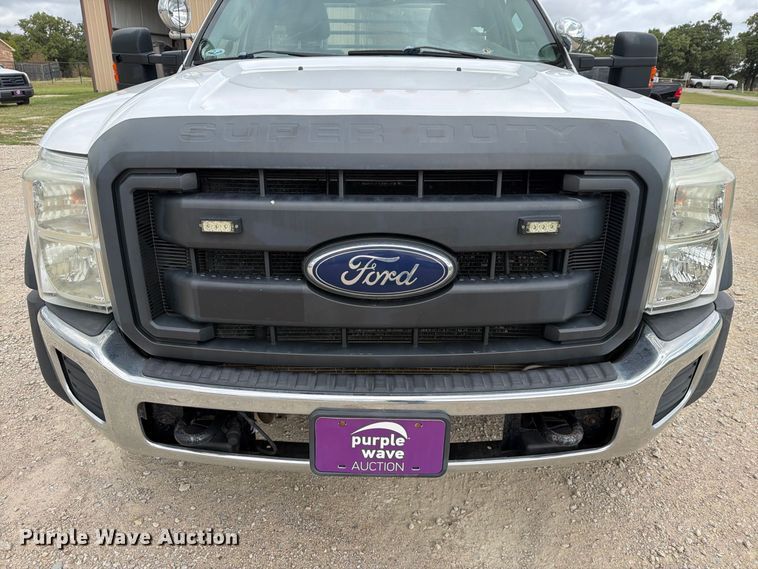 image for item DU3138 2016 Ford F550 Super Duty flatbed truck