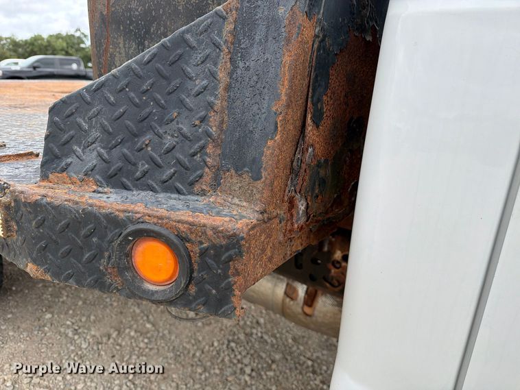 image for item DU3138 2016 Ford F550 Super Duty flatbed truck