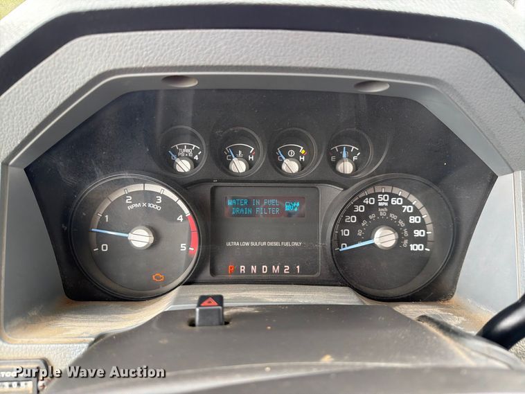 image for item DU3138 2016 Ford F550 Super Duty flatbed truck