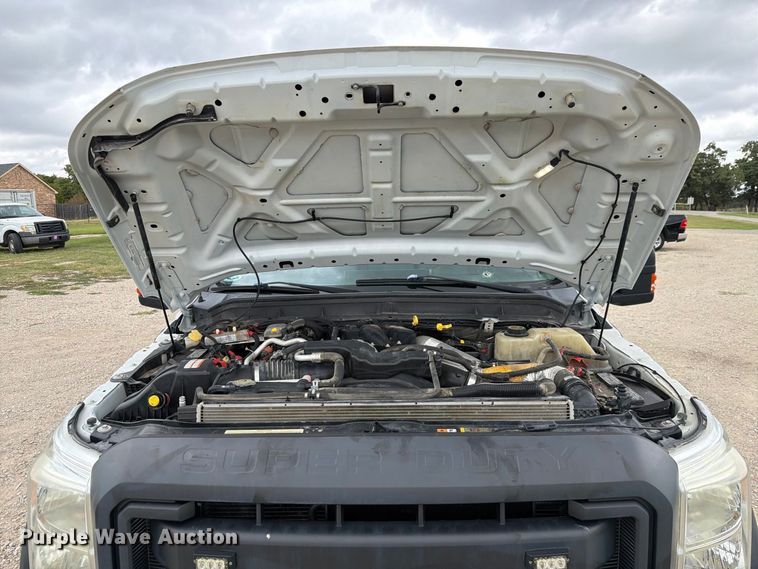 image for item DU3138 2016 Ford F550 Super Duty flatbed truck