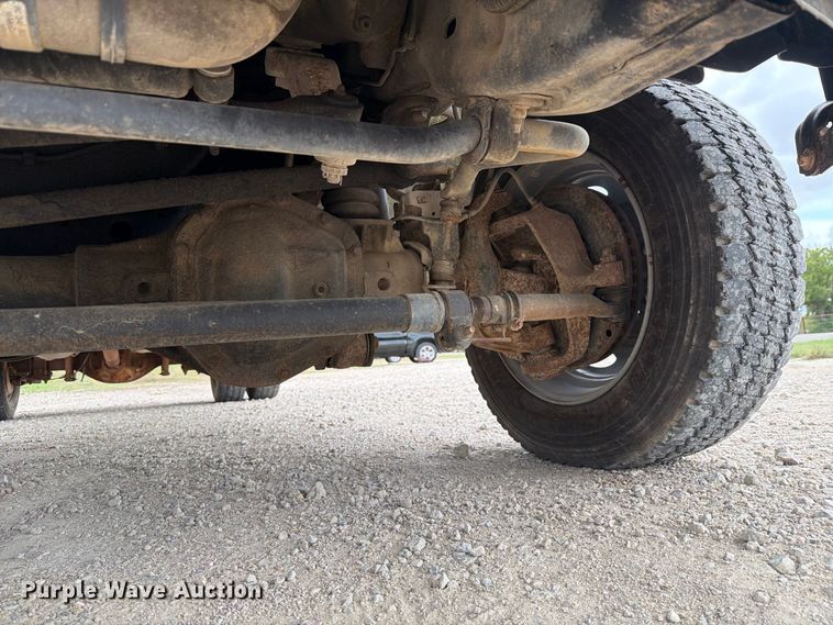 image for item DU3138 2016 Ford F550 Super Duty flatbed truck