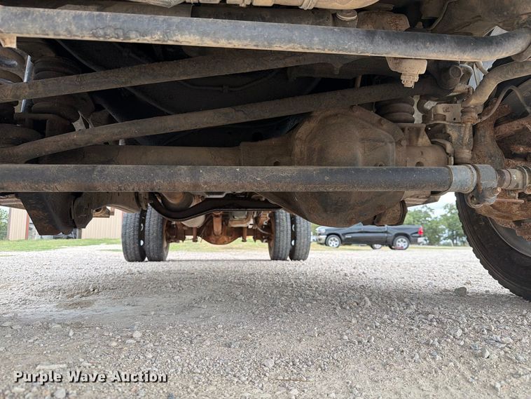 image for item DU3138 2016 Ford F550 Super Duty flatbed truck