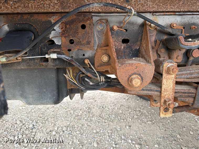 image for item DU3138 2016 Ford F550 Super Duty flatbed truck