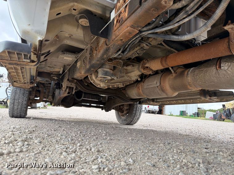 image for item DU3138 2016 Ford F550 Super Duty flatbed truck