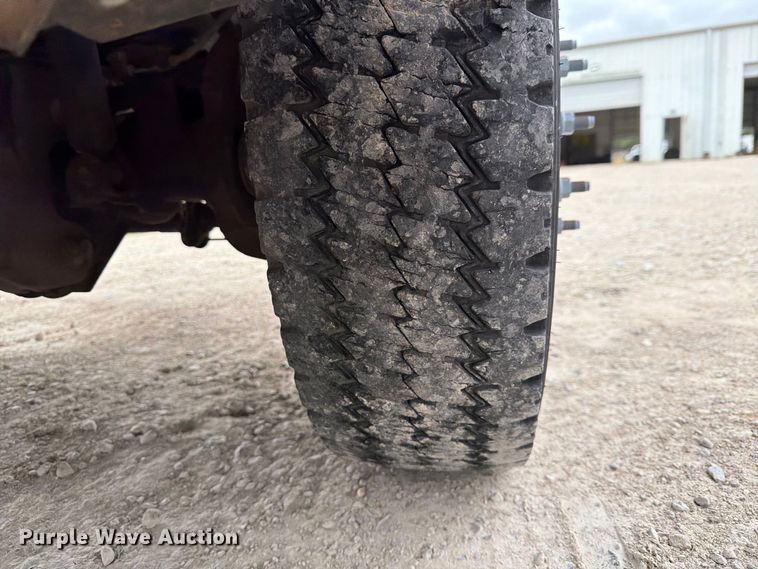 image for item DU3138 2016 Ford F550 Super Duty flatbed truck