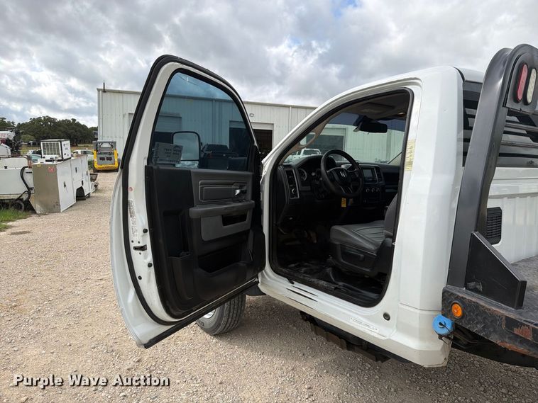 image for item DU3139 2014 RAM 5500 flatbed truck