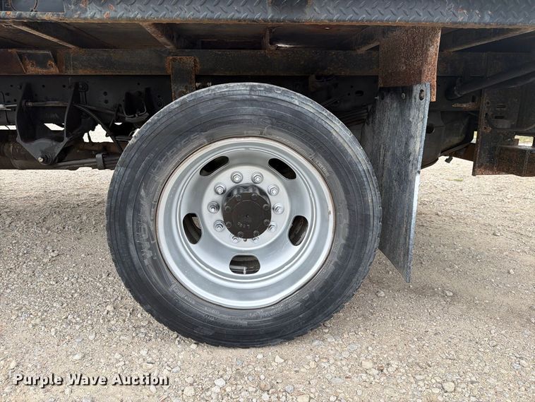 image for item DU3139 2014 RAM 5500 flatbed truck
