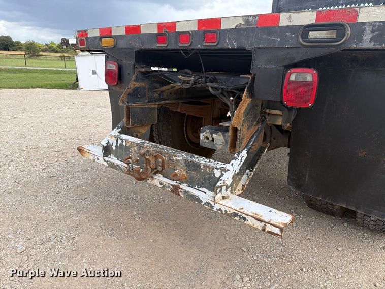 image for item DU3143 2001 Mack MS flatbed truck