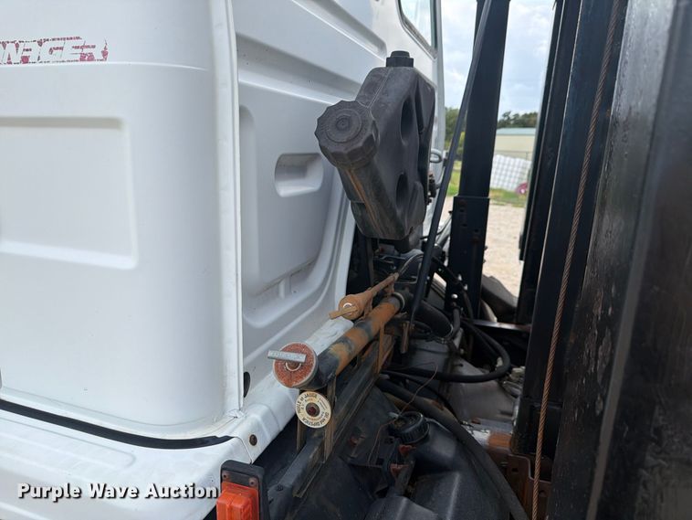image for item DU3143 2001 Mack MS flatbed truck