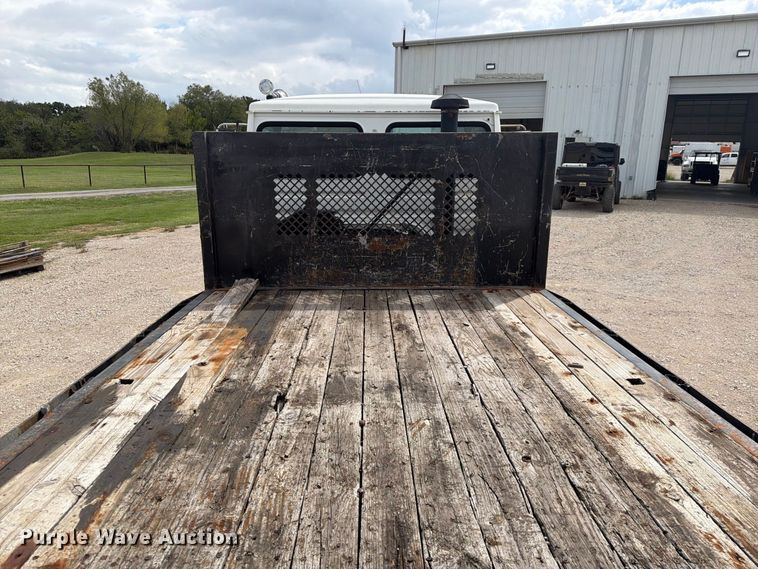 image for item DU3143 2001 Mack MS flatbed truck