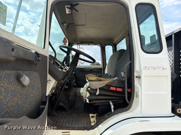 image for item DU3143 2001 Mack MS flatbed truck