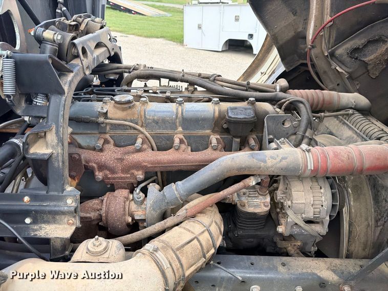 image for item DU3143 2001 Mack MS flatbed truck