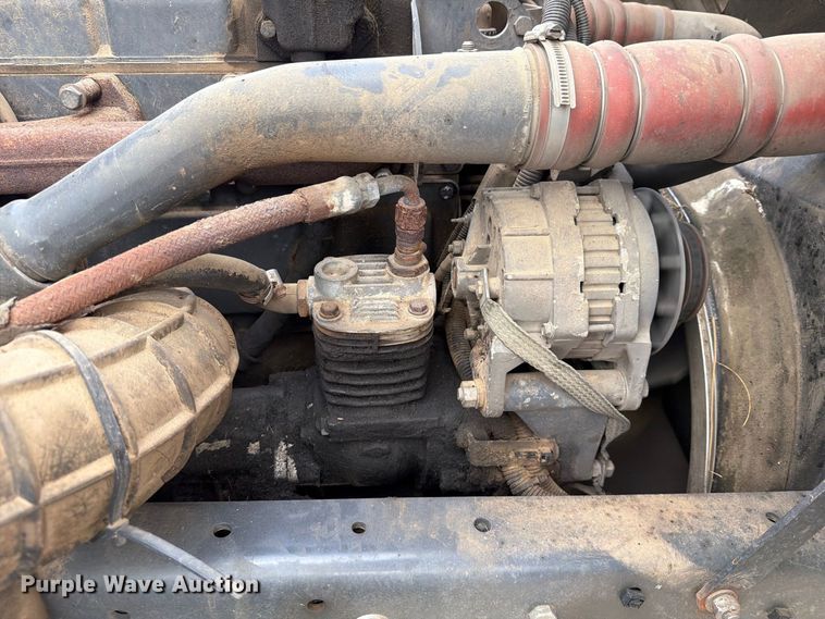image for item DU3143 2001 Mack MS flatbed truck