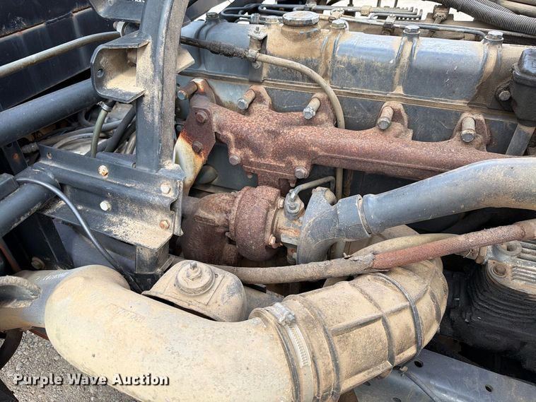 image for item DU3143 2001 Mack MS flatbed truck
