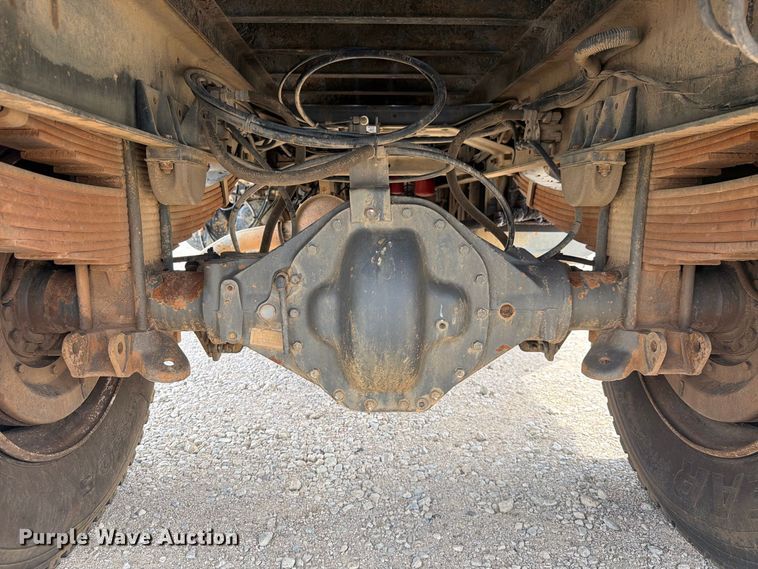 image for item DU3143 2001 Mack MS flatbed truck
