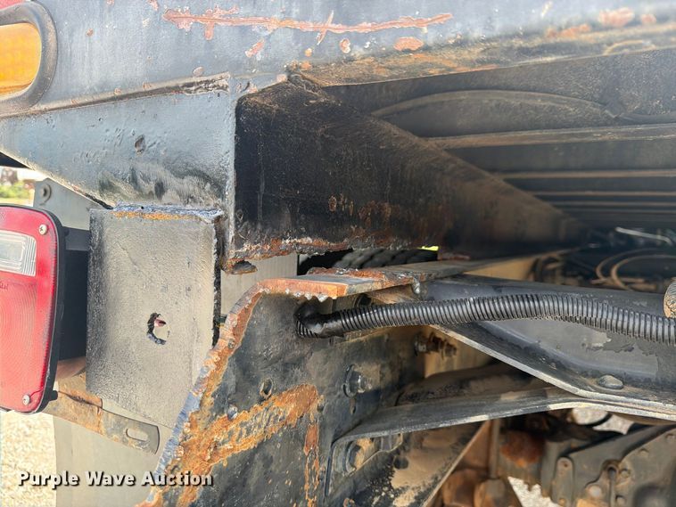 image for item DU3143 2001 Mack MS flatbed truck