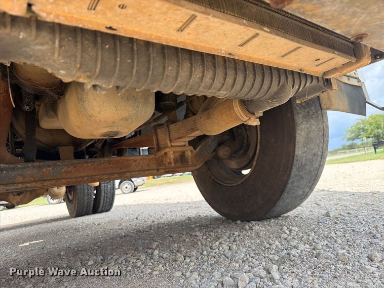 image for item DU3143 2001 Mack MS flatbed truck