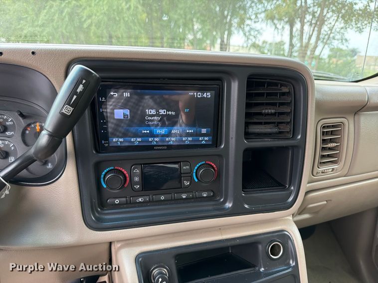 image for item DV0920 2004 Chevrolet Silverado 3500 Crew Cab pickup truck