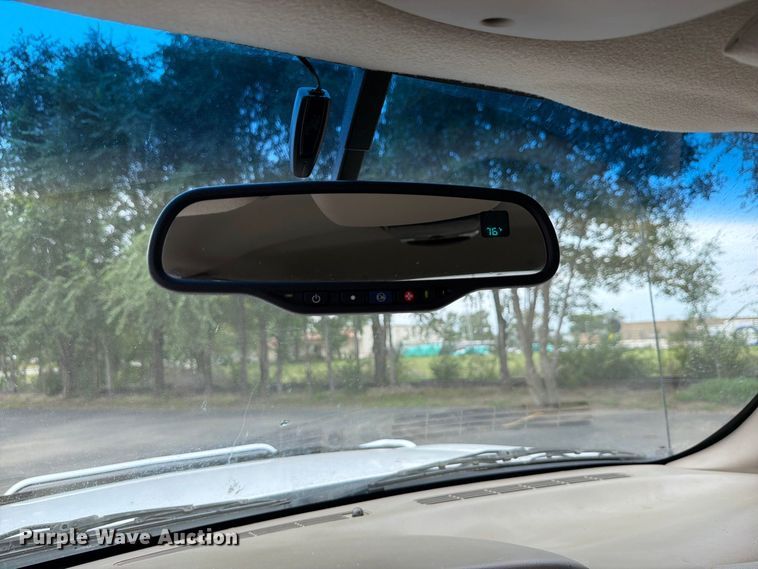image for item DV0920 2004 Chevrolet Silverado 3500 Crew Cab pickup truck