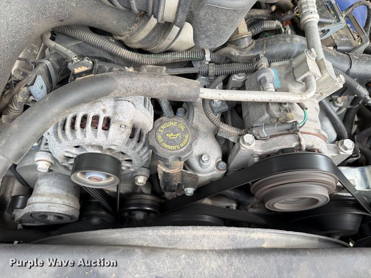 image for item DV0920 2004 Chevrolet Silverado 3500 Crew Cab pickup truck