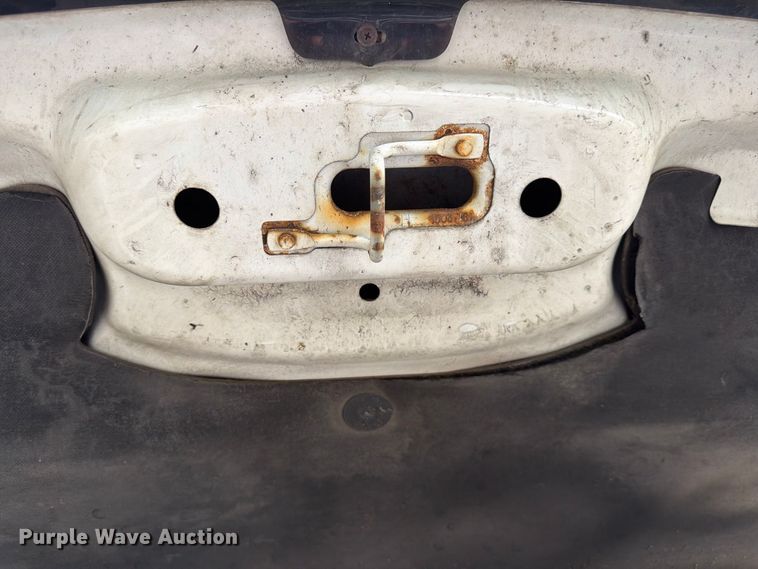 image for item DV0920 2004 Chevrolet Silverado 3500 Crew Cab pickup truck