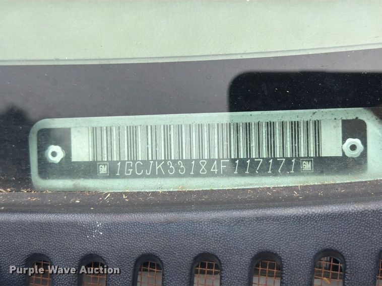 image for item DV0920 2004 Chevrolet Silverado 3500 Crew Cab pickup truck