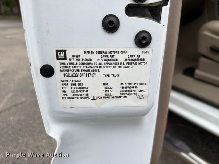 image for item DV0920 2004 Chevrolet Silverado 3500 Crew Cab pickup truck