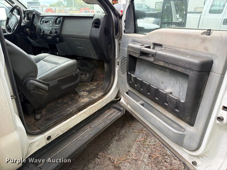 image for item DV2065 2015 Ford F550 utility / service truck