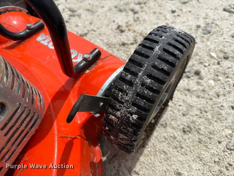 image for item DV7388 2017 Kubota WGC6–21 push mower