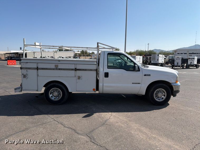 image for item DV8618 2002 Ford F250 Super Duty utility bed pickup truck