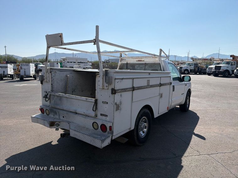 image for item DV8618 2002 Ford F250 Super Duty utility bed pickup truck