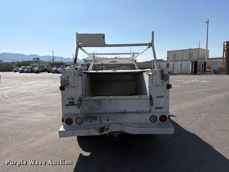 image for item DV8618 2002 Ford F250 Super Duty utility bed pickup truck
