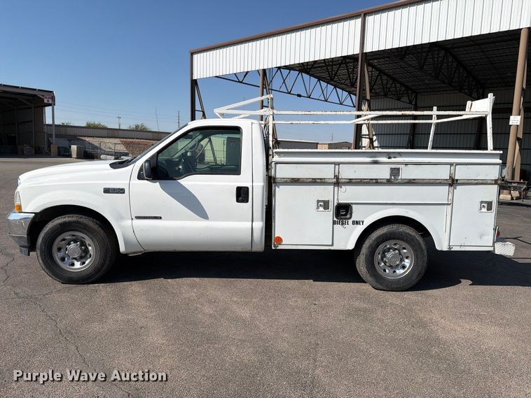 image for item DV8618 2002 Ford F250 Super Duty utility bed pickup truck