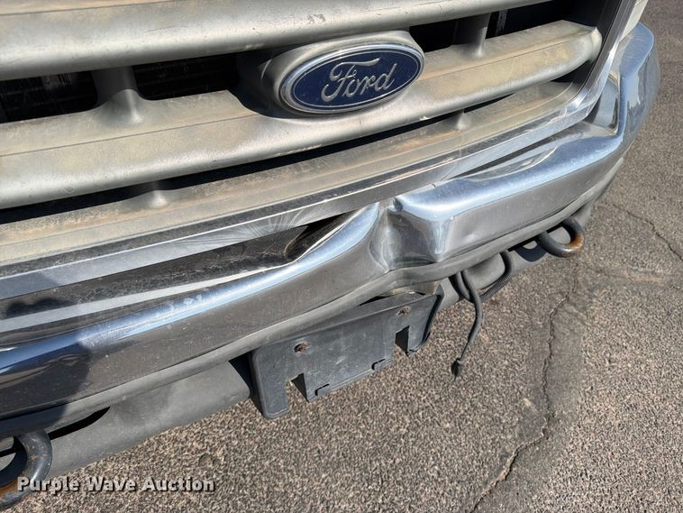 image for item DV8618 2002 Ford F250 Super Duty utility bed pickup truck