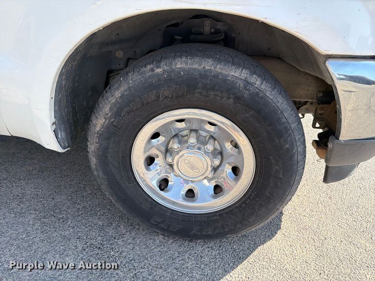 image for item DV8618 2002 Ford F250 Super Duty utility bed pickup truck