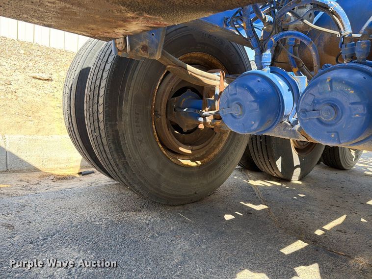 image for item DV8620 1999 Monon CC-248 pole trailer