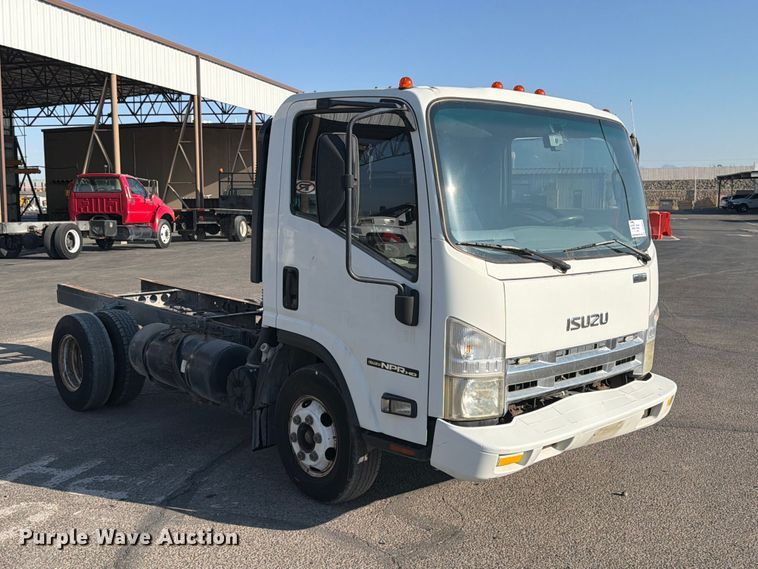 image for item DV8622 2008 Isuzu NPR truck cab and chassis