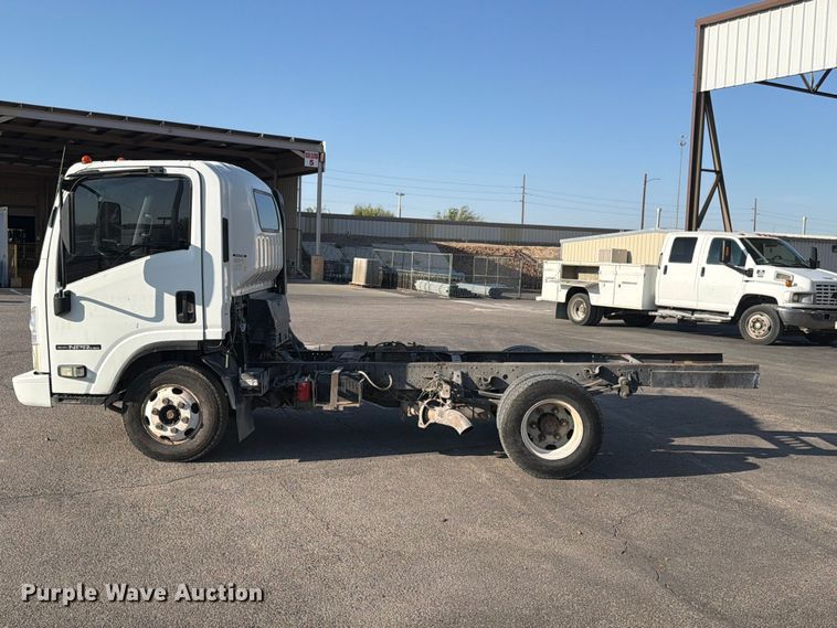 image for item DV8622 2008 Isuzu NPR truck cab and chassis
