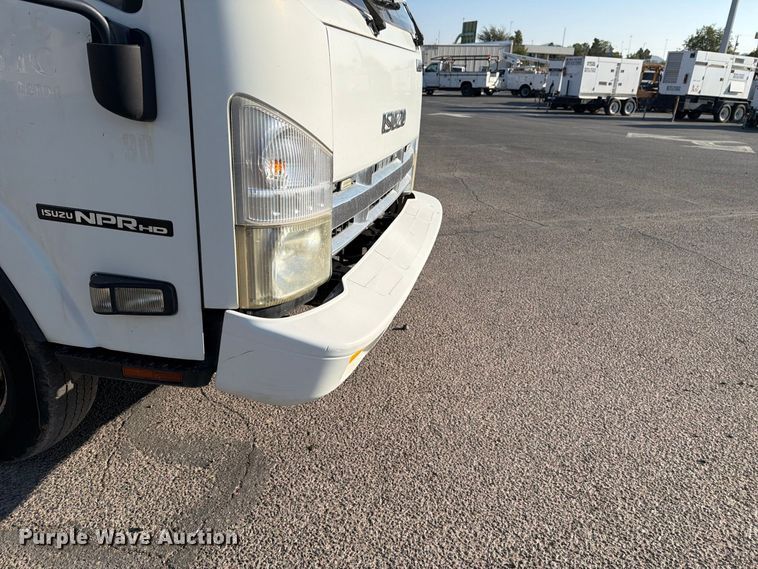 image for item DV8622 2008 Isuzu NPR truck cab and chassis