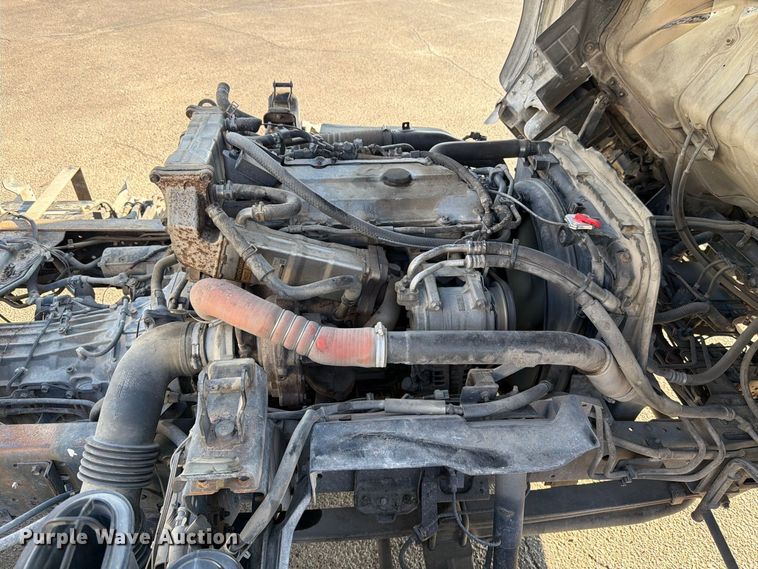 image for item DV8622 2008 Isuzu NPR truck cab and chassis
