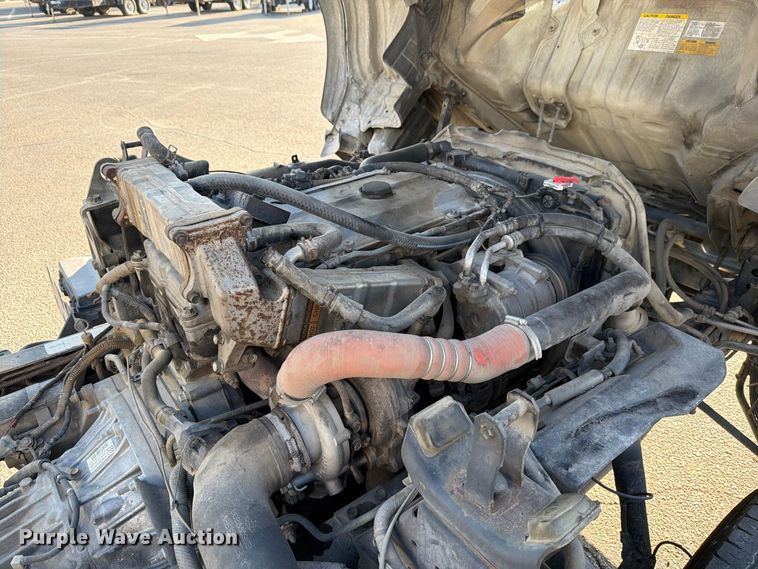 image for item DV8622 2008 Isuzu NPR truck cab and chassis